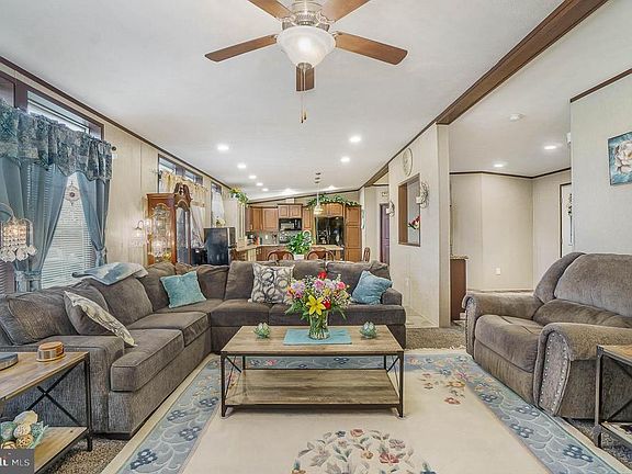 4th image of 48 Peachy Ann Dr