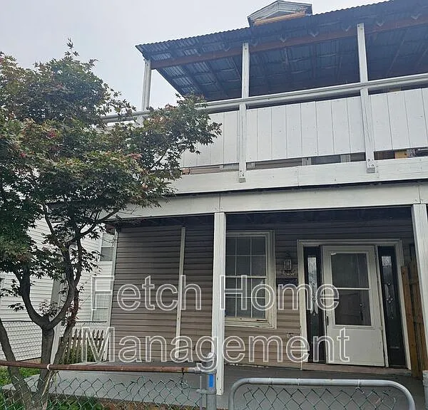 1854 Walnut St — Photo 1