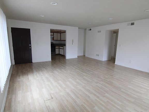 5th image of 517 E Verdugo Ave APT J