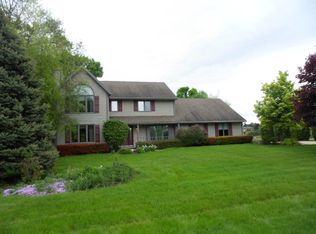 1513 Country Club Ln, Watertown, WI 53098
