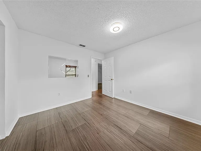 308 Silver Pine Dr — Photo 26