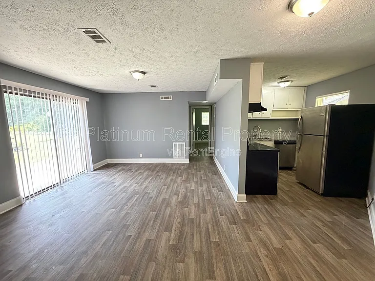 1512 Waverly Way #D-2 — Photo 4