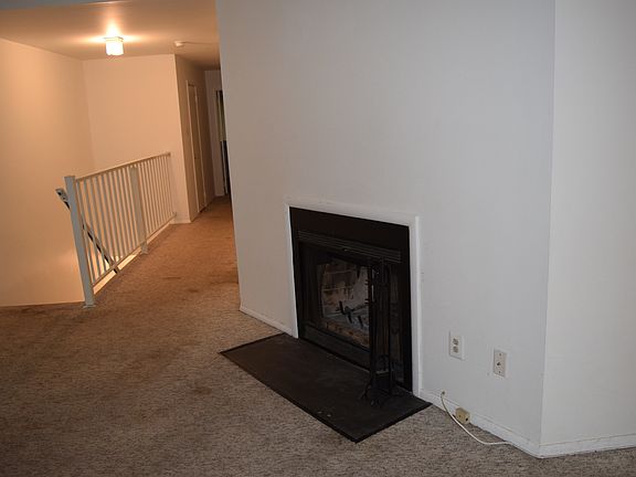 4th image of 806 Cypress Point Cir