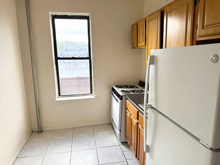 2204 Clarendon Rd #2H — Photo 7