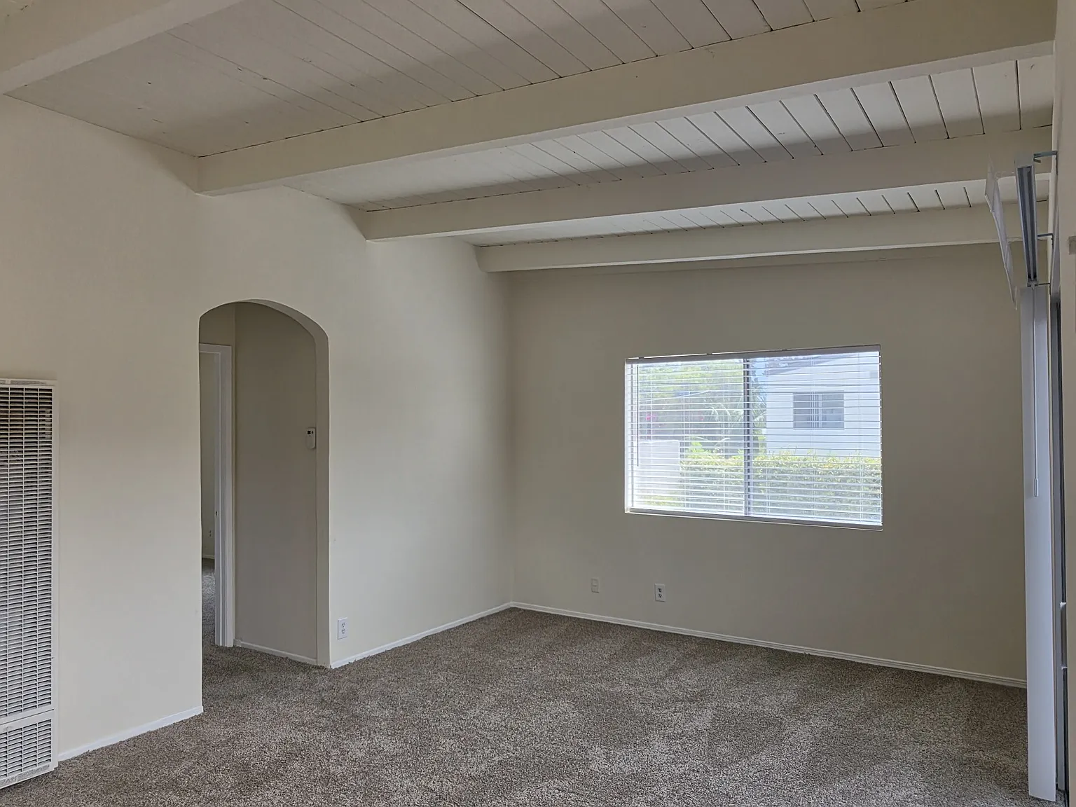 2 bed, 700 sqft, $2,350 — Photo 2