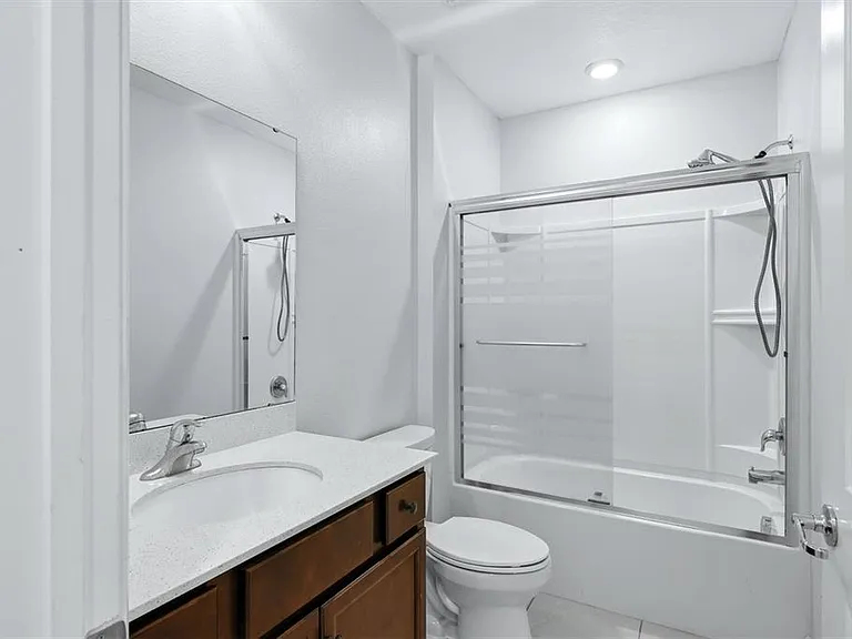 9108 Royal River Cir — Photo 27