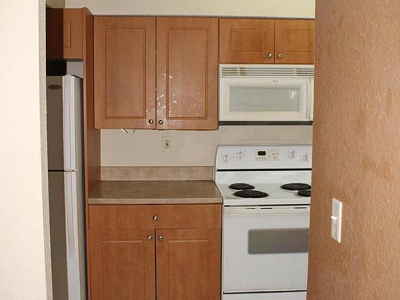 3rd image of 5811 Atlantic Blvd Unit 243