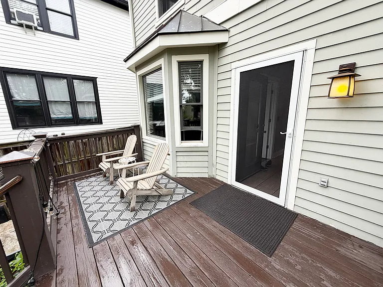 909 Phillips St — Photo 14