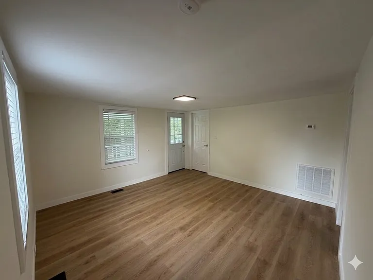 4717 Griffith Dr — Photo 5