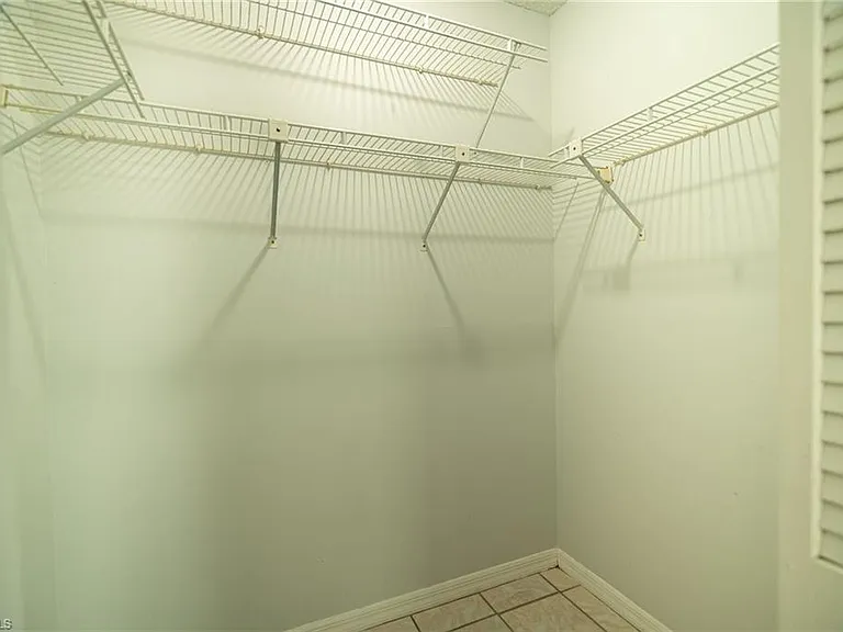 5254 Treetops Dr #J-101 — Photo 11