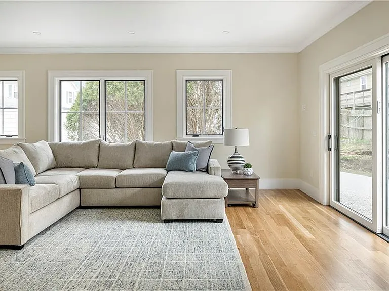 118 Newport Ave — Photo 14