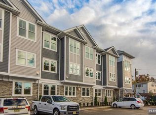 313 Woodland Pl #301, Leonia, NJ 07605