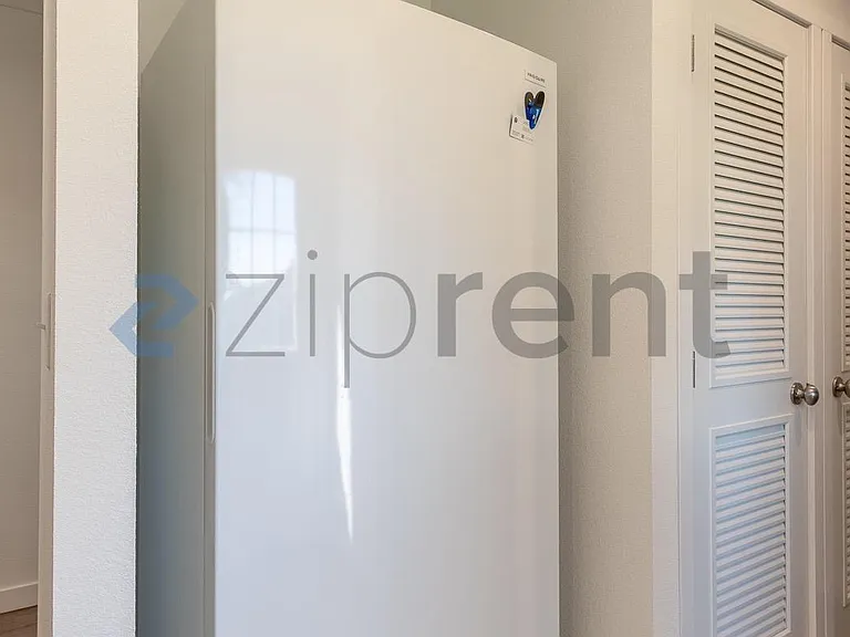 23143 Lowe Rd E — Photo 28
