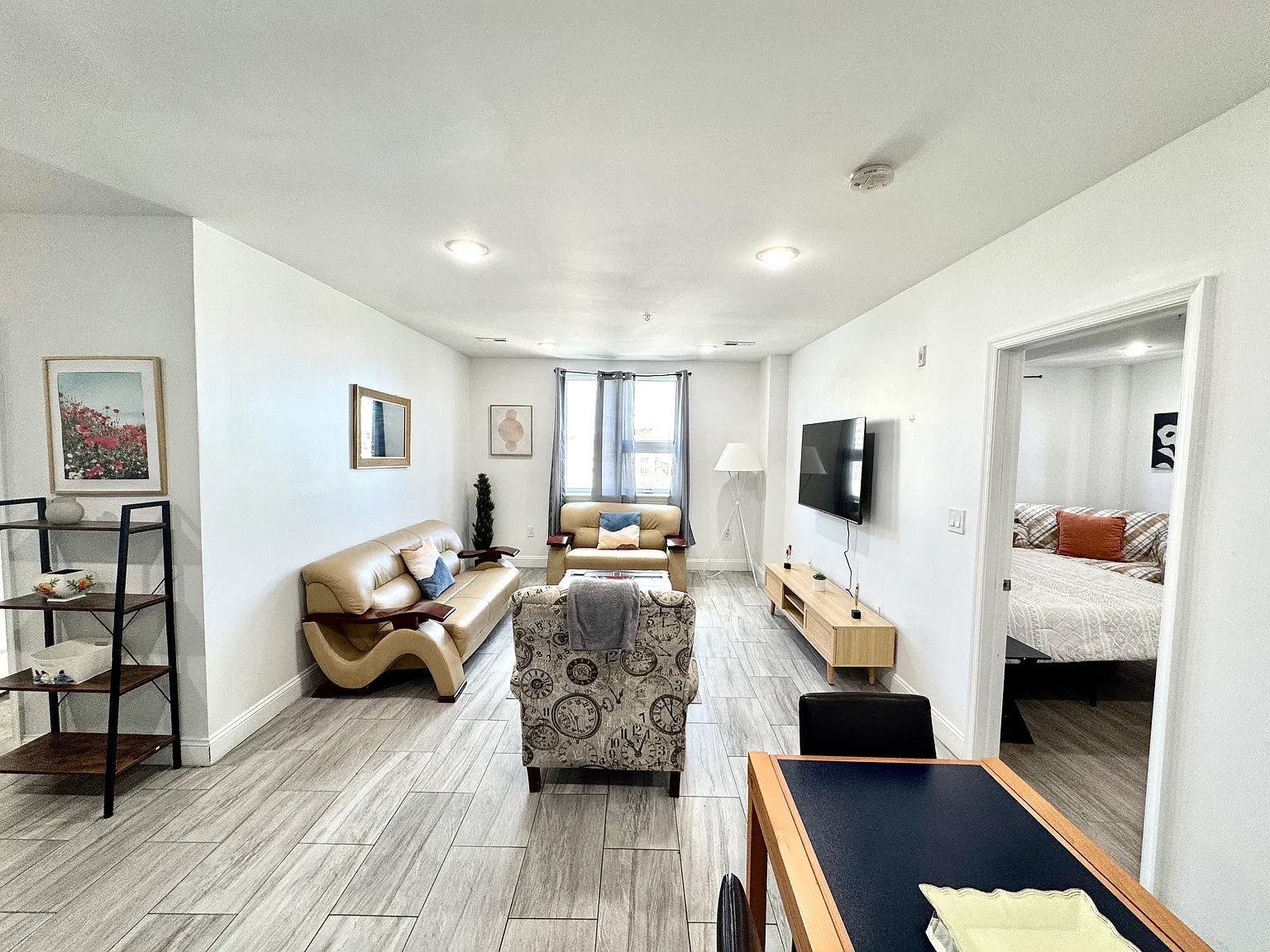 2 bed, 1050 sqft, $1,750 — Photo 3