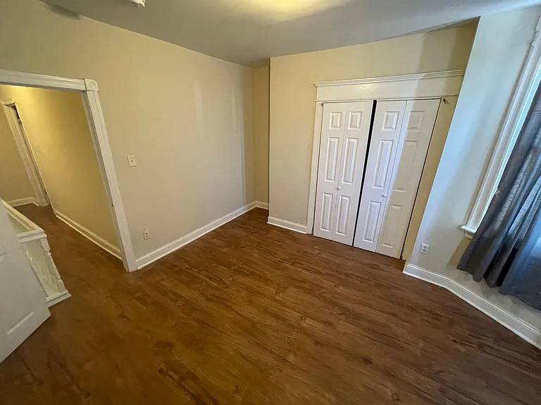 162 N Robinson St — Photo 7