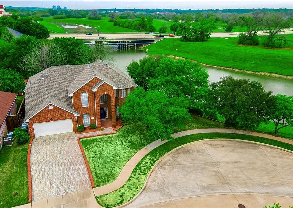 1st image of 1100 Lyra Ln