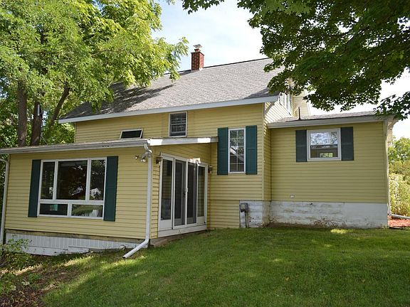 3rd image of 10303 Park Dr