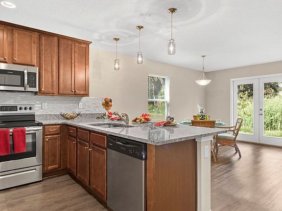2nd image of 2832 Shangri La Dr