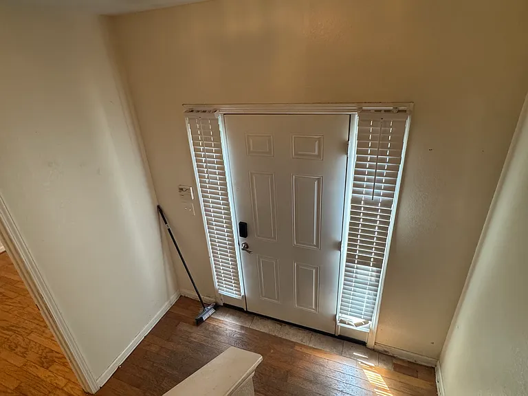 391 Brookview Dr — Photo 9
