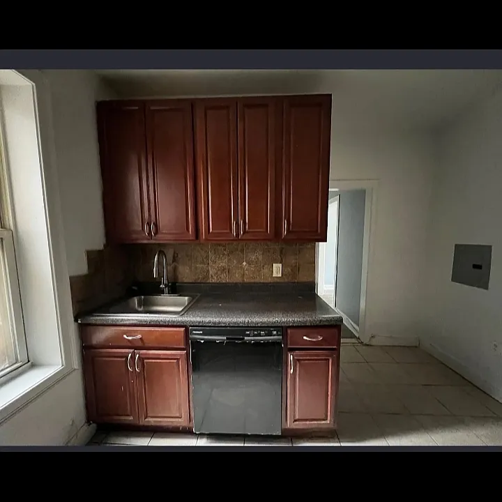1084 Kennedy Blvd #A1