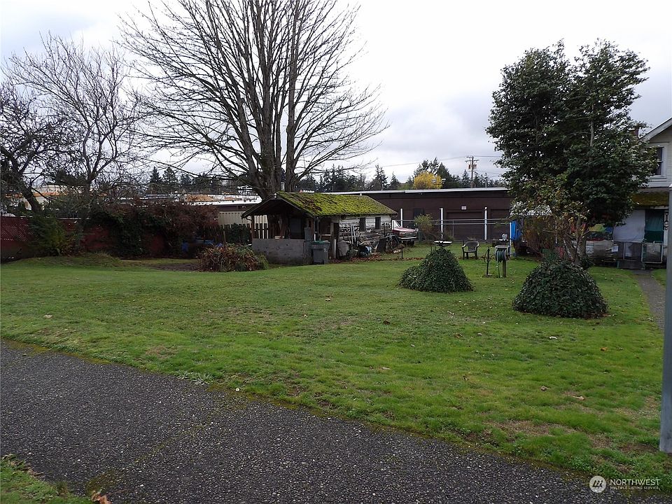 2nd image of 2137 7th Street