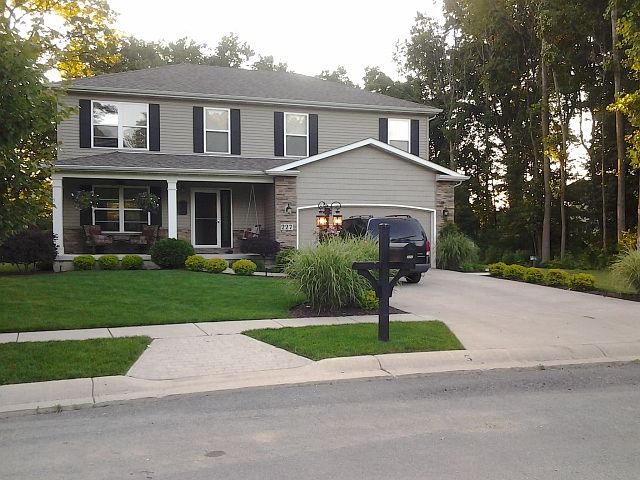 Beautifully landscaped 2 sto