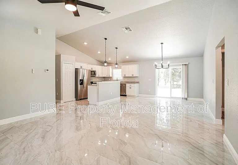 6419 NW 57th Ave — Photo 5