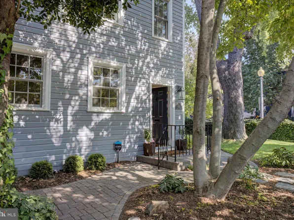 822 G St SE, Washington, DC 20003