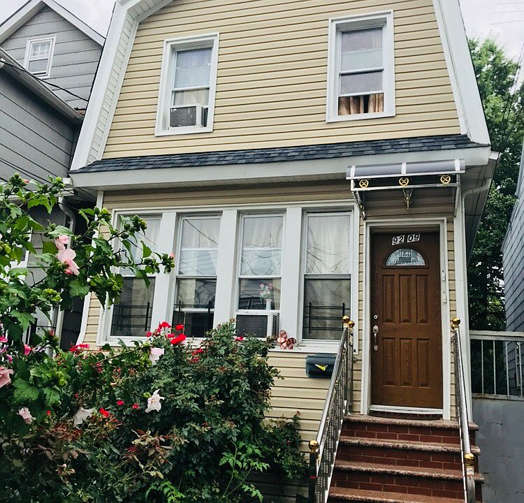 2nd image of 9209 104th St