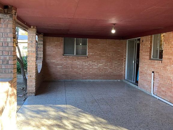 3rd image of 108 E Del Mar Blvd