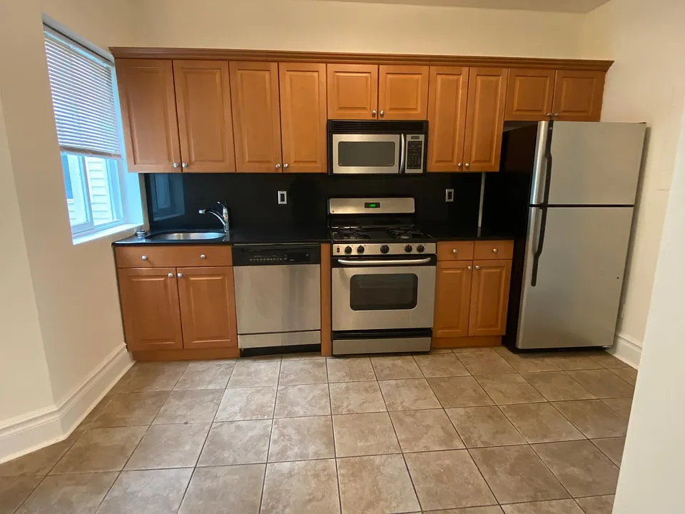 59 E Main St #Q