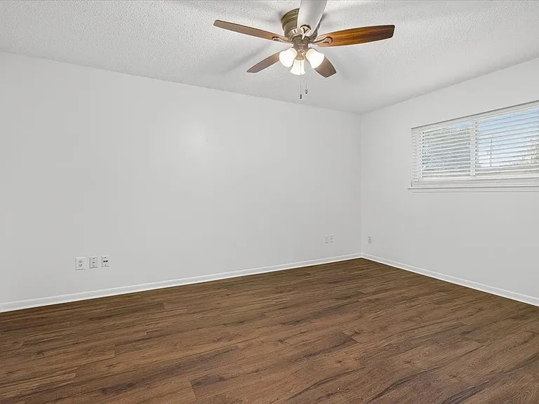 4026 Northwood Dr — Photo 20