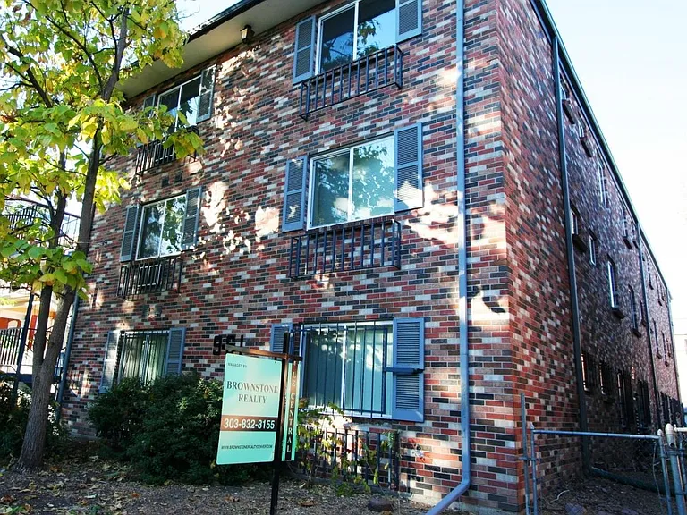 961 N Clarkson St #301 — Photo 1