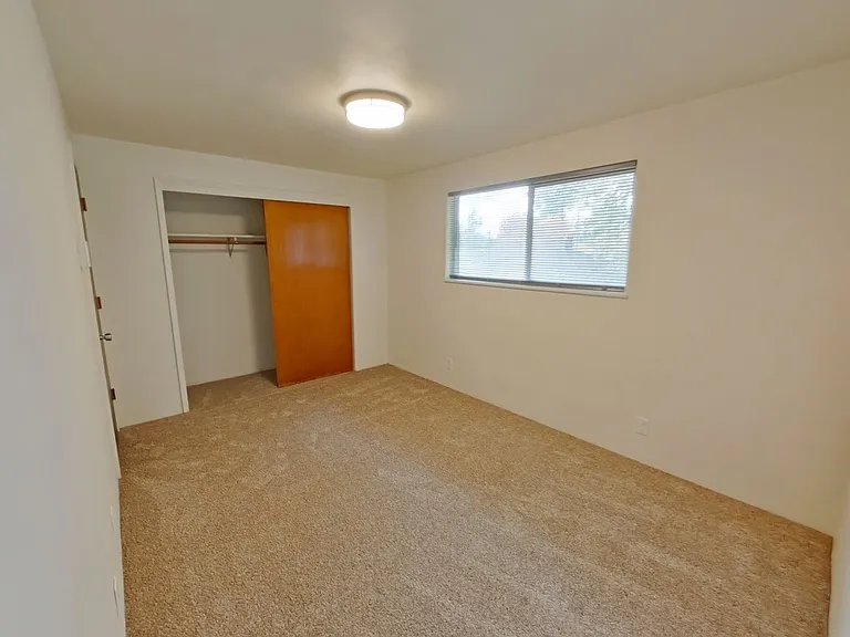 2515 Frontier Dr — Photo 7