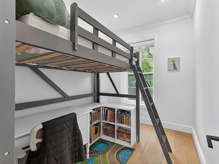 139 Grand St — Photo 27