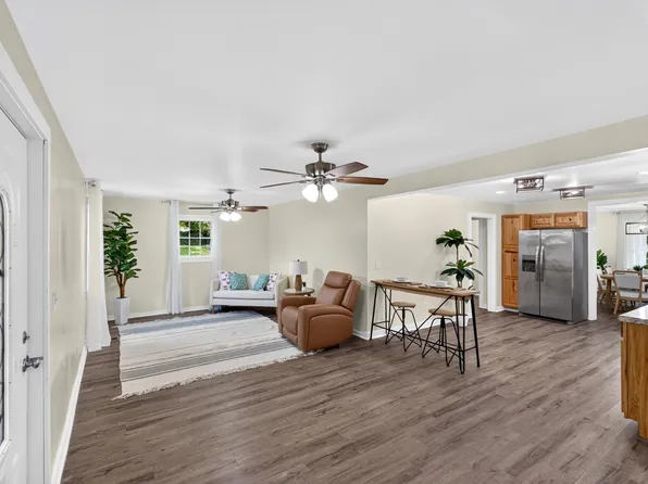 301 W Finger St, Landrum, SC 29356