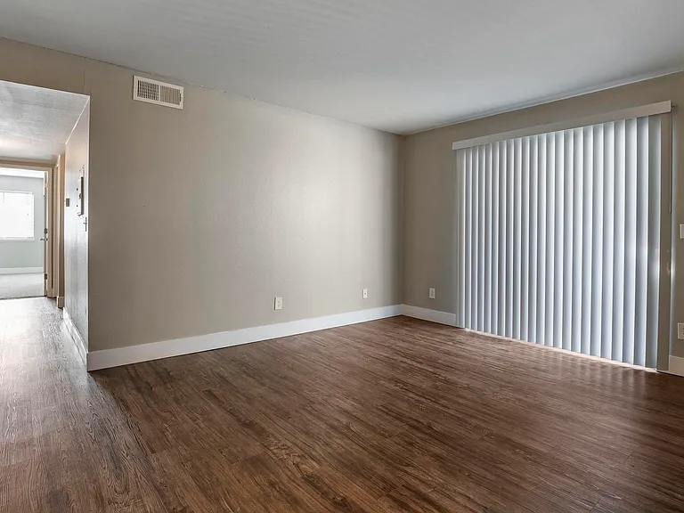 Portofino Apartments — Photo 14