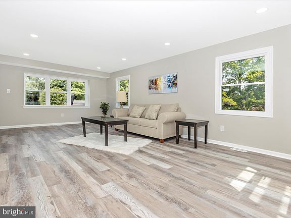 5th image of 2608 Bluhaven Ct