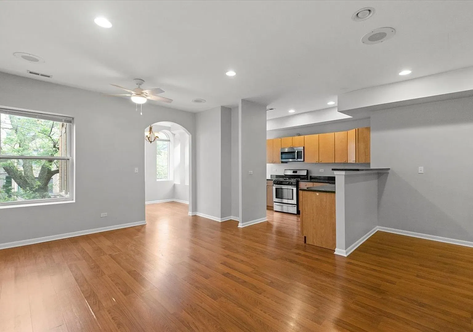 3 bed, 1450 sqft, $2,714 — Photo 4