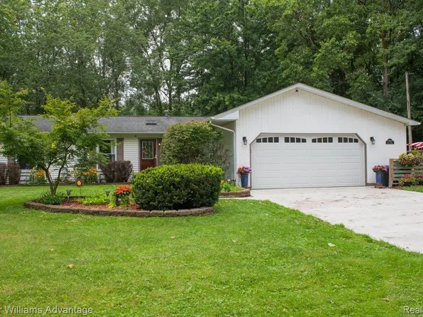 22025 Cass St, Farmington Hills, MI 48335