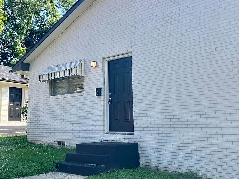 306 N Jackson St — Photo 12