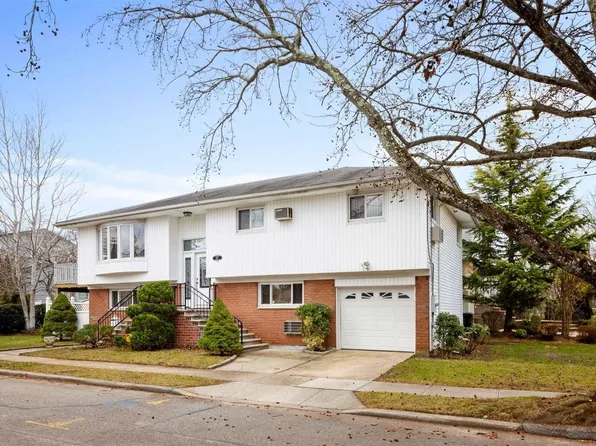 817 Moore Street, Woodmere, NY 11598