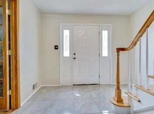 46 Norman Ln, Old Bridge, NJ