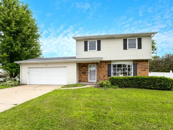 2531 New Lexington Dr, Bettendorf, IA 52722