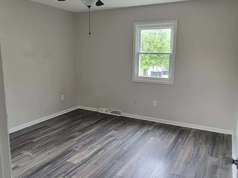 5739 Cresthaven Ln — Photo 11