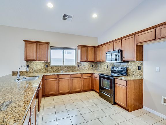 5th image of 12213 W Ironwood St