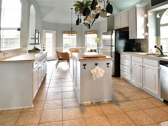 5th image of 1805 Sussex Way