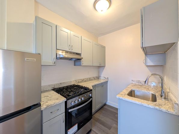 4 Cogswell Ave APT 33