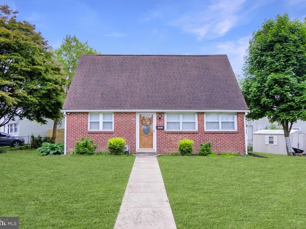 2602 Quaint St, Secane, PA 19018