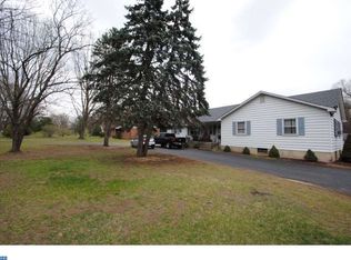 2036 Bustleton Rd, Burlington, NJ 08016